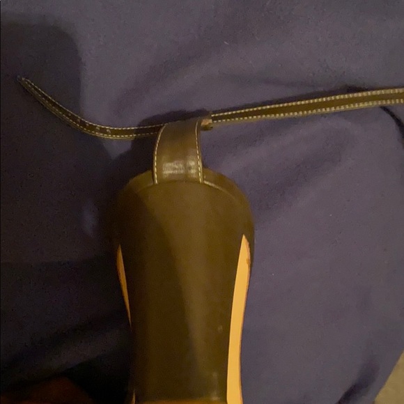 Banana Republic leather strap heels - Picture 4 of 4